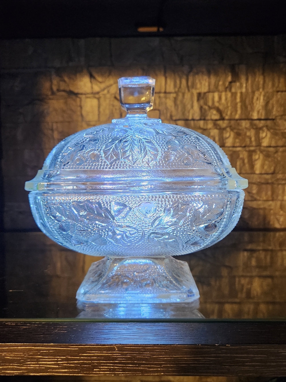 Vintage Jeannette Glass Acorn And Oak Leaf Square Candy Dish W/ Lid - Picture 15 of 16